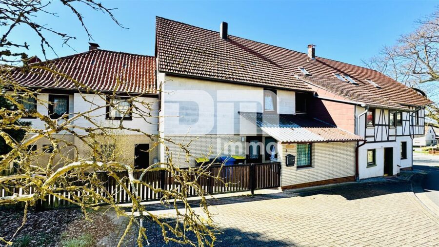 Großer Dreiseithof mit 2 bis 3 Wohneinheiten, 3 Nebengebäuden + großem Grundstück - Rückansicht